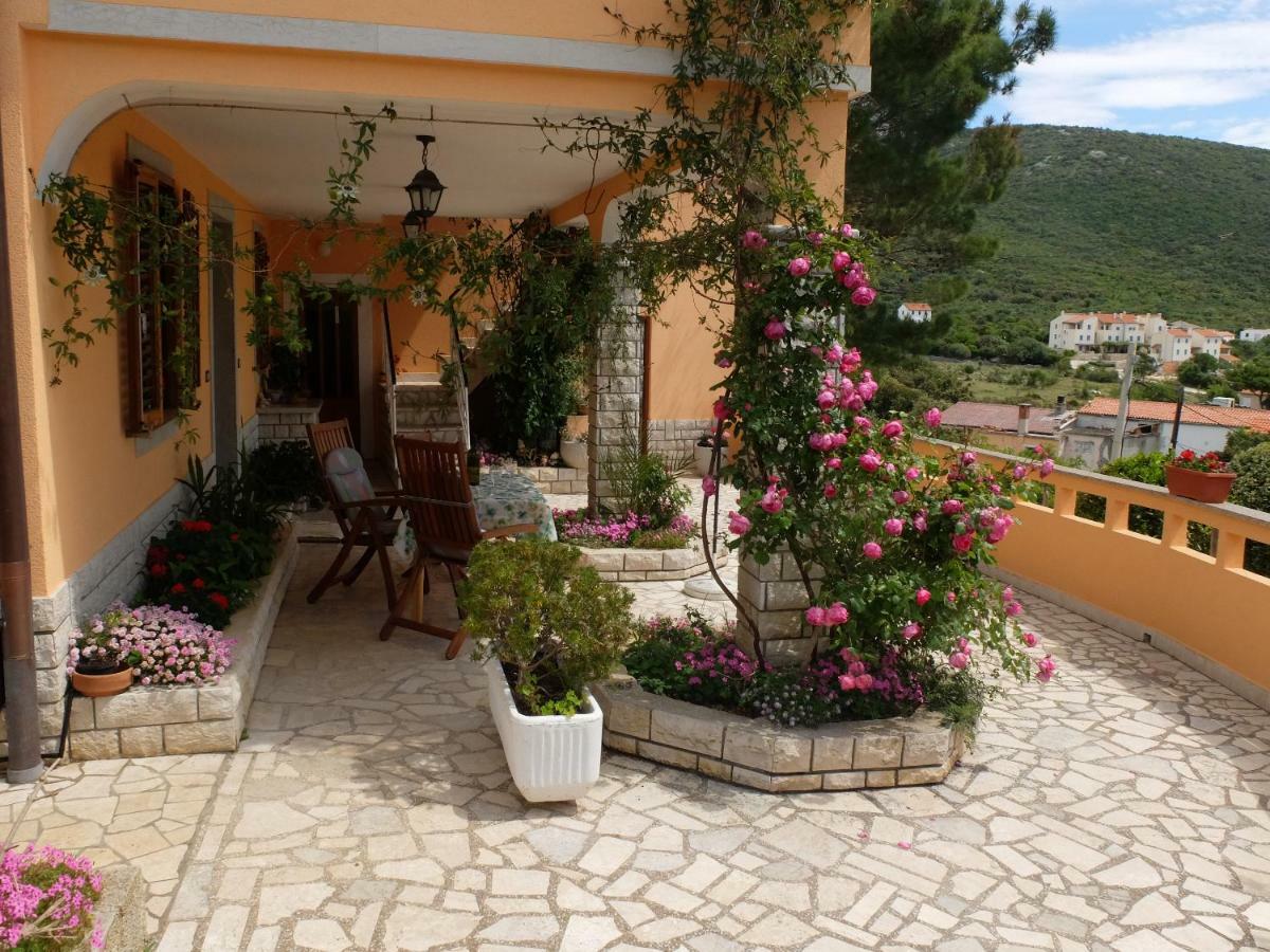 Apartmani Zorica Martinscica  Bagian luar foto