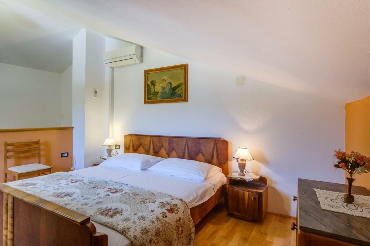 Apartmani Zorica Martinscica  Bagian luar foto