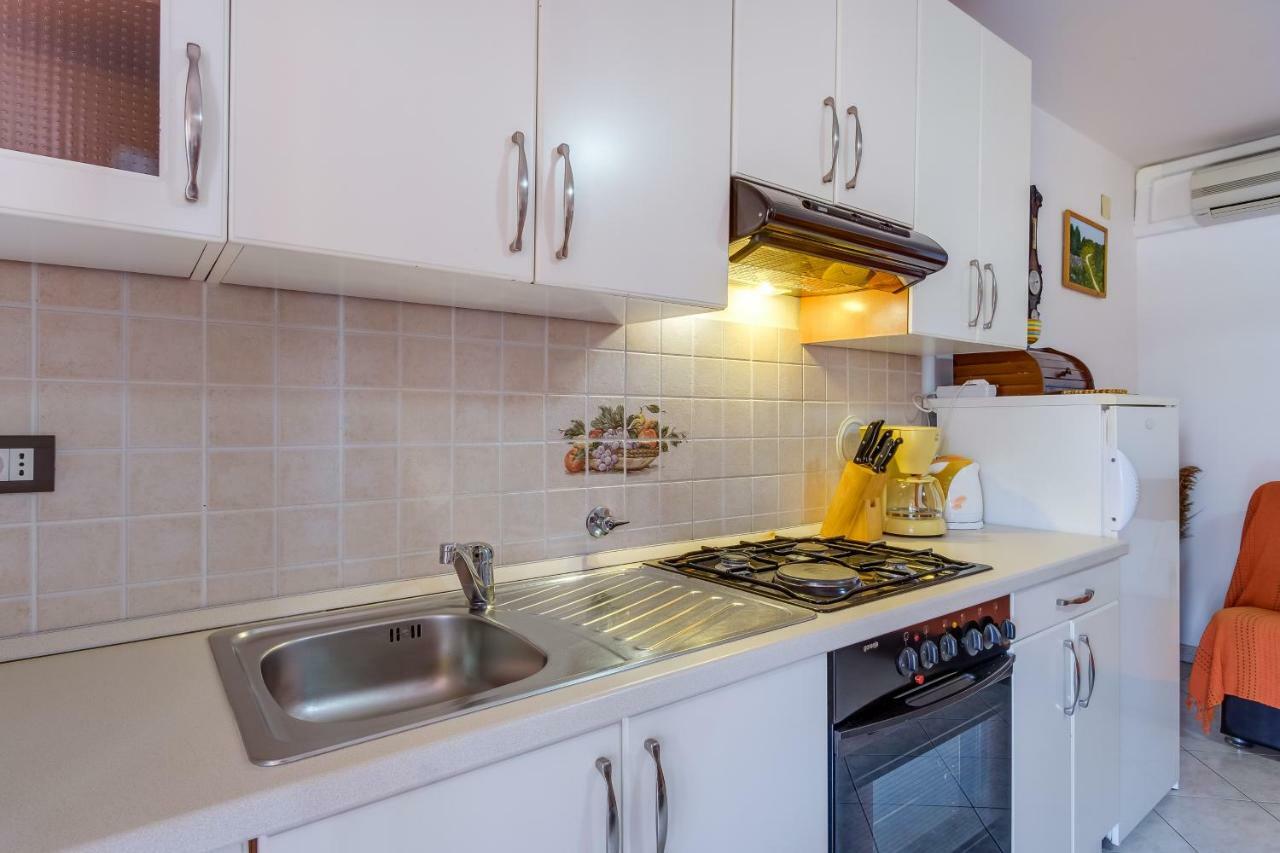 Apartmani Zorica Martinscica  Bagian luar foto
